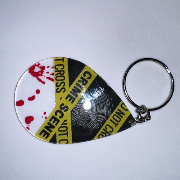 $2 CRIME SCENE KEYCHAIN. NEW. $2 WITH ANY $10 ORDER OR MORE - Picture 4 of 16
